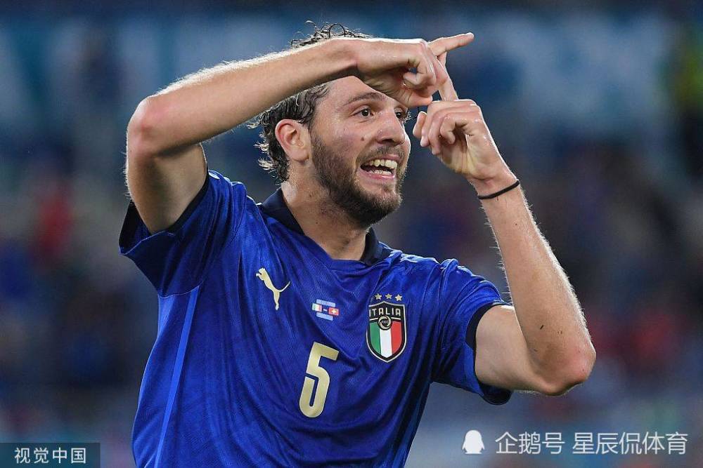  穆西亚拉梅开二度登顶射手榜首  